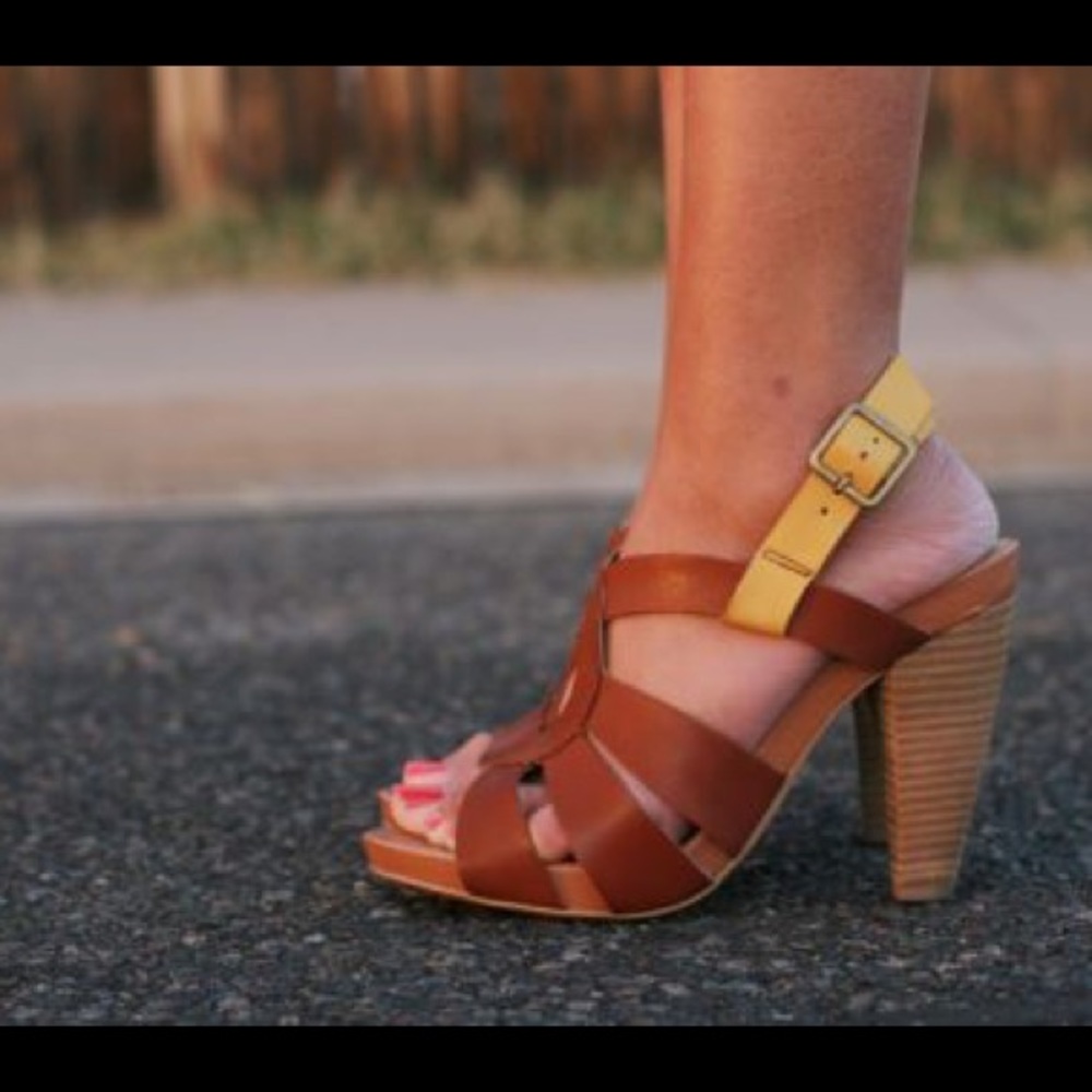 Seychelles Squeak Heels